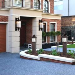 Đèn Trang Trí Sân Vườn Đẹp Mái Chóp Bằng Nhôm Có Chân Đế Liền