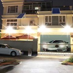 Đèn Pha Led Năng Lượng Mặt Trời Sân Vườn Siêu Sáng Công Suất 100W-800W