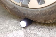 Đèn Pin Siêu Sáng Cầm Tay Chất Liệu Hợp Kim Nhôm Cao Cấp