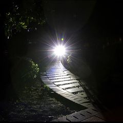 Đèn Pin Led Mini Siêu Sáng Có USB Hỗ Trợ Sạc Dự Phòng Cho Điện Thoại