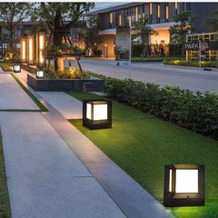 Đèn Trụ Cổng Biệt Thự Năng Lượng Mặt Trời Hình Vuông Màu Đen