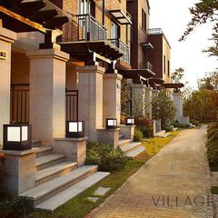 Đèn Trụ Cổng Biệt Thự Năng Lượng Mặt Trời Hình Vuông Màu Đen