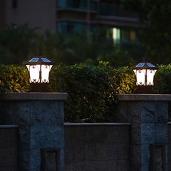 Đèn Gắn Trụ Cổng Năng Lượng Mặt Trời Mái Chóp Hình Trái Táo