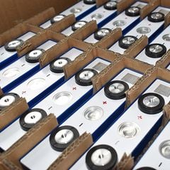 Pin Lithium Sắt Phosphate 3.2V 105Ah-280Ah Lưu Trữ Năng Lượng Mặt Trời Dung Lượng Lớn