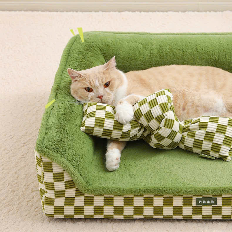  Nệm caro xanh kèm gối ôm 