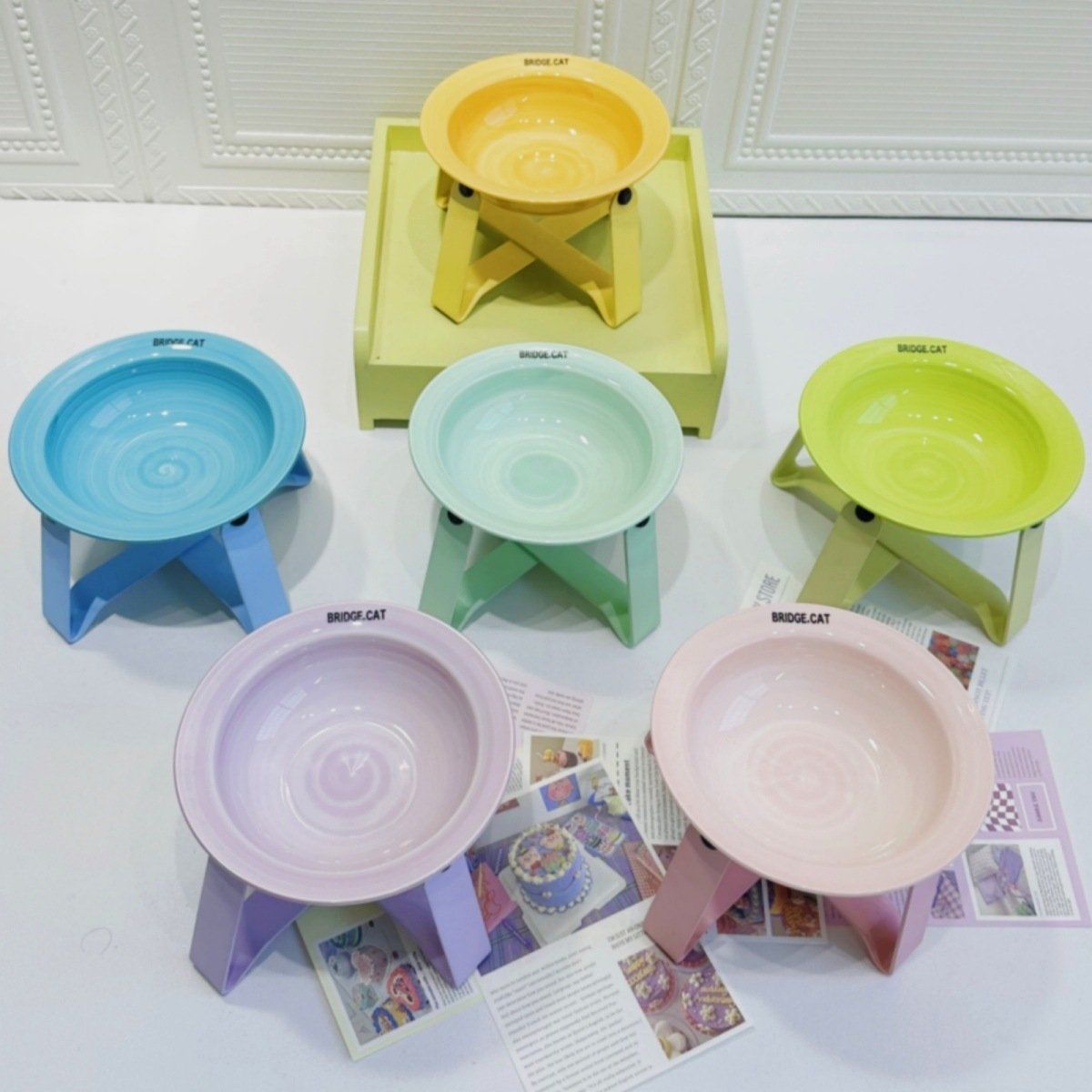  Chén ăn sứ kèm đế kim loại cho thú cưng 