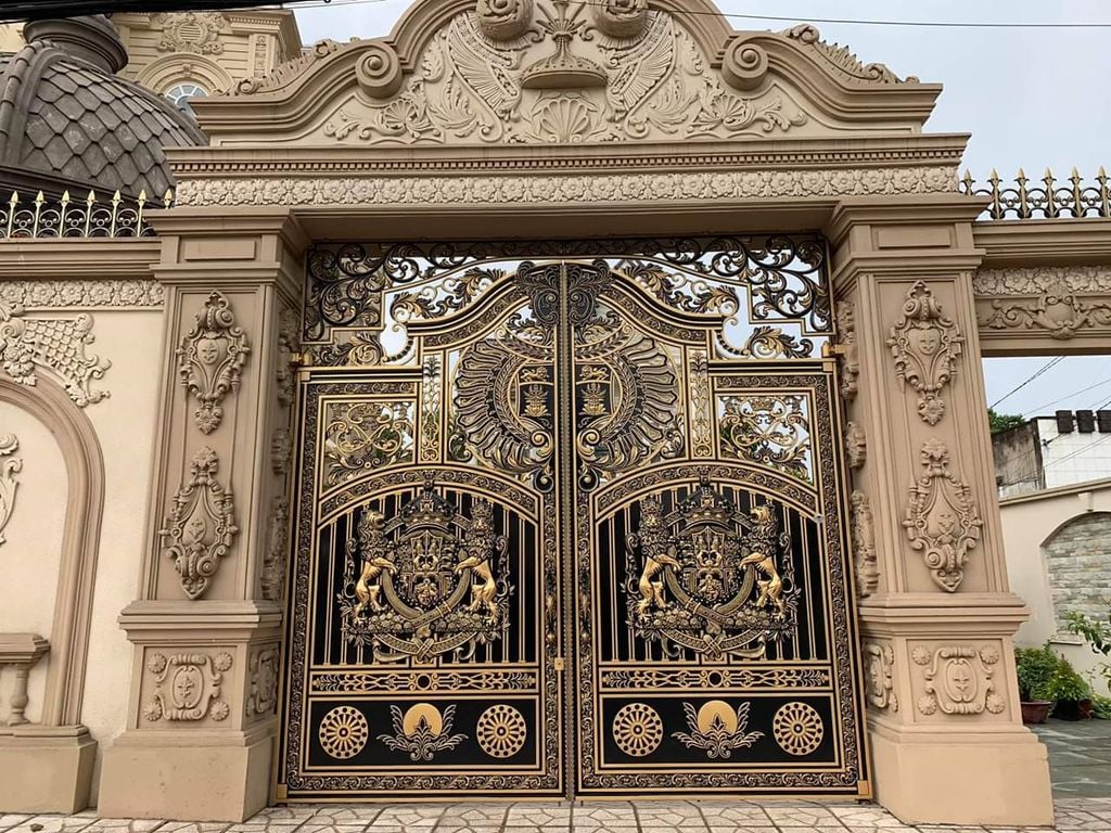 Cổng nhôm đúc biệt thự