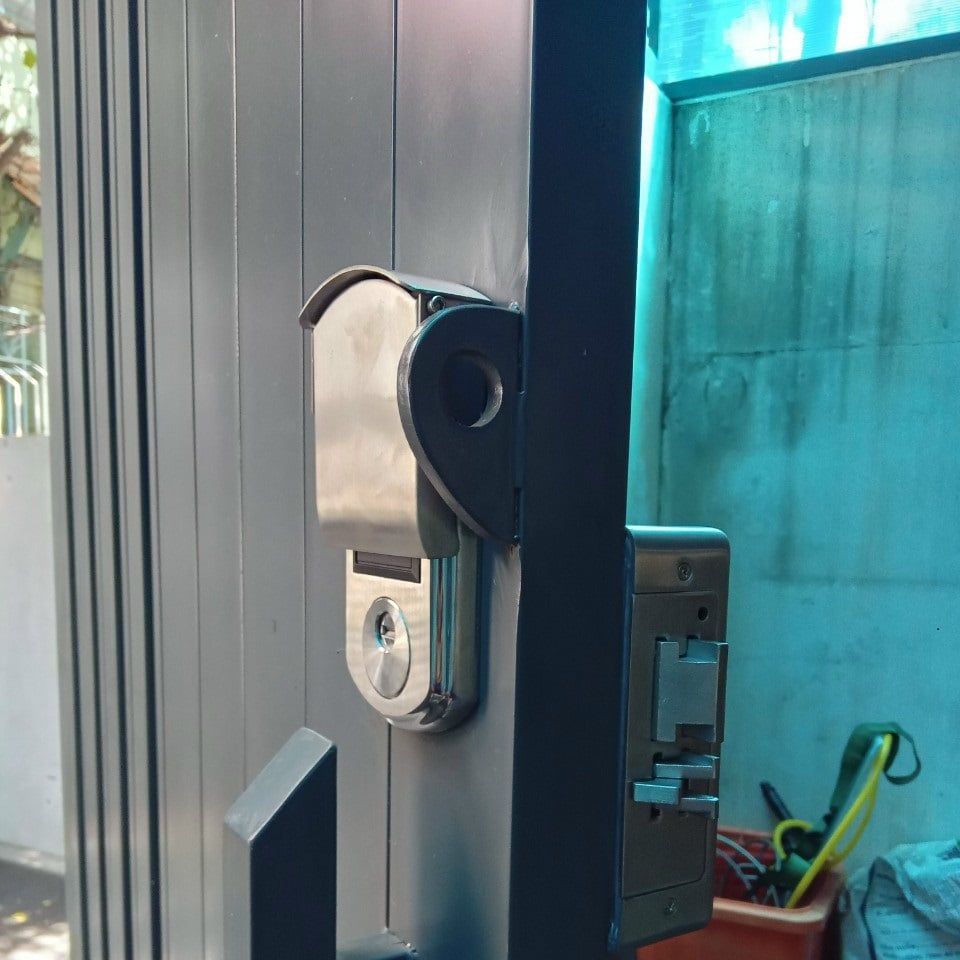 Khoá Cổng Vân Tay 2 Chiều Viro VR-1300B