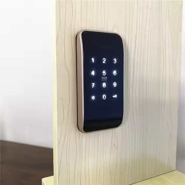  Khoá mã số thẻ từ tủ đồ 