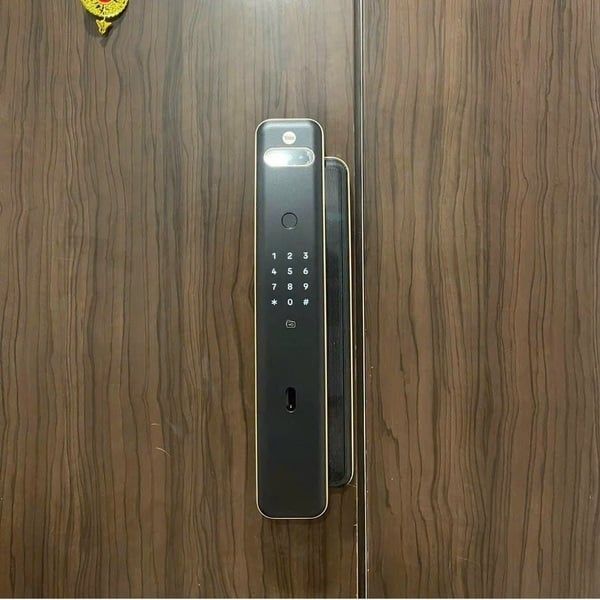 Khoá Nhận Diện Khuôn Mặt Yale LunaF