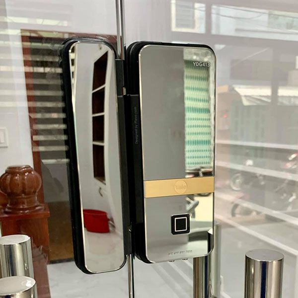 Khóa Vân Cửa Kính YALE YDG 413A