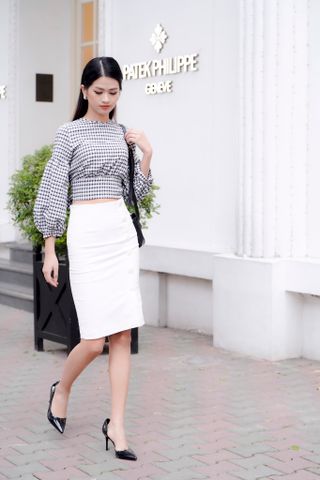 Phối áo sơ mi nữ trắng đẹp với chân váy đen sành điệu  KienThucMoiNgay