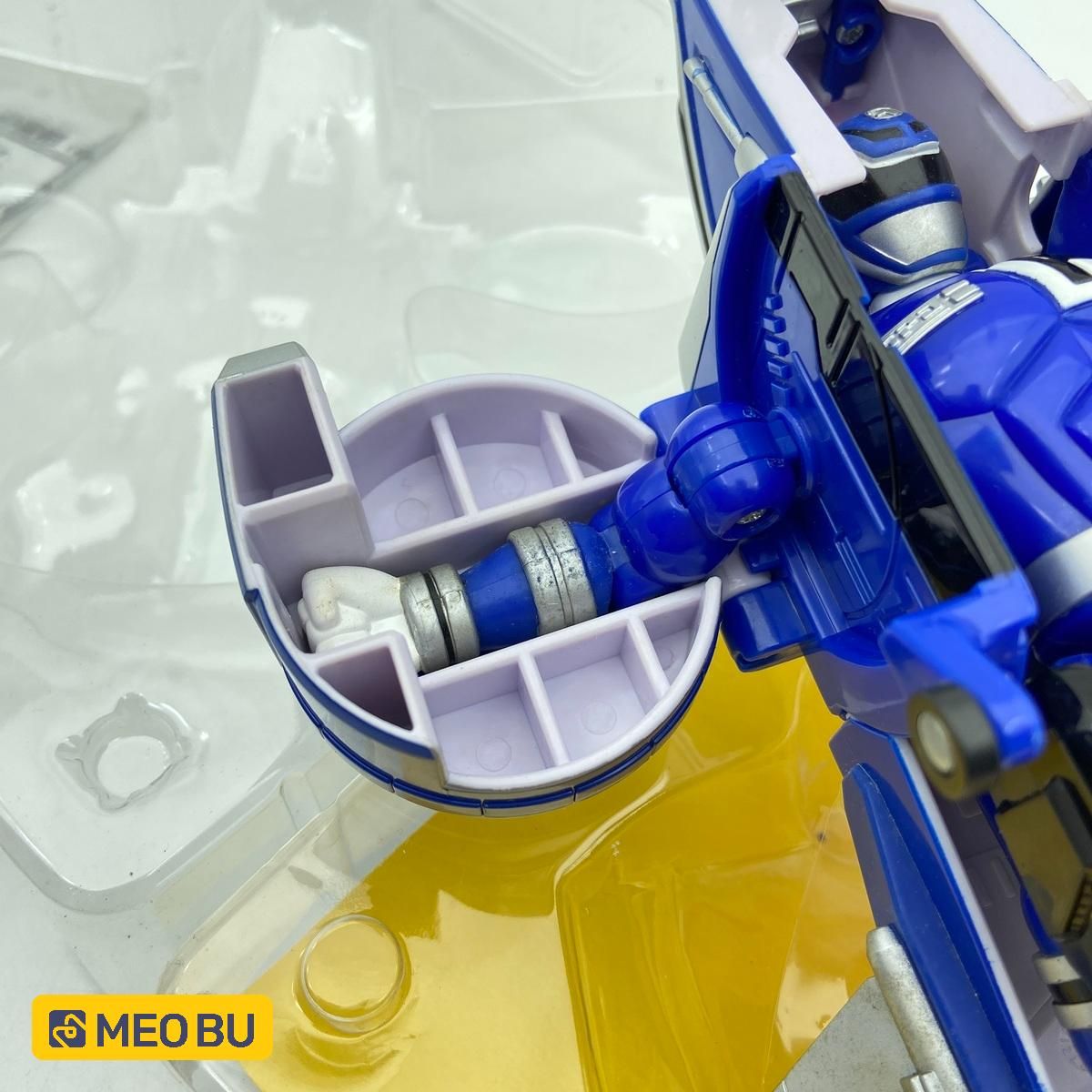 Rô bốt Deka Blue - Biến hình từ máy bay
