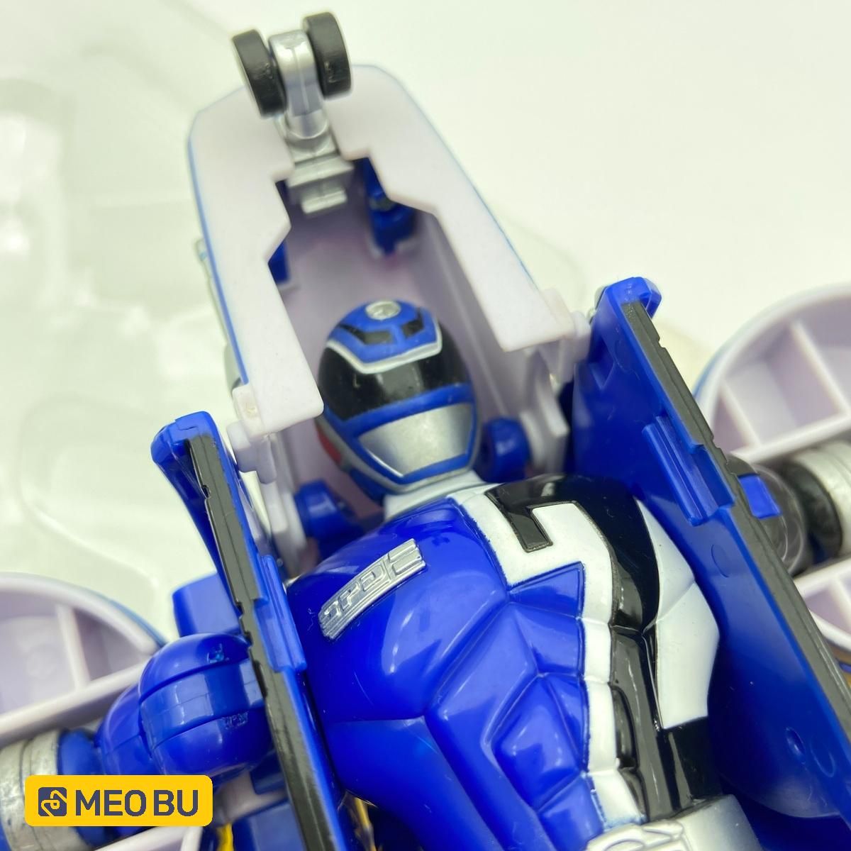 Rô bốt Deka Blue - Biến hình từ máy bay