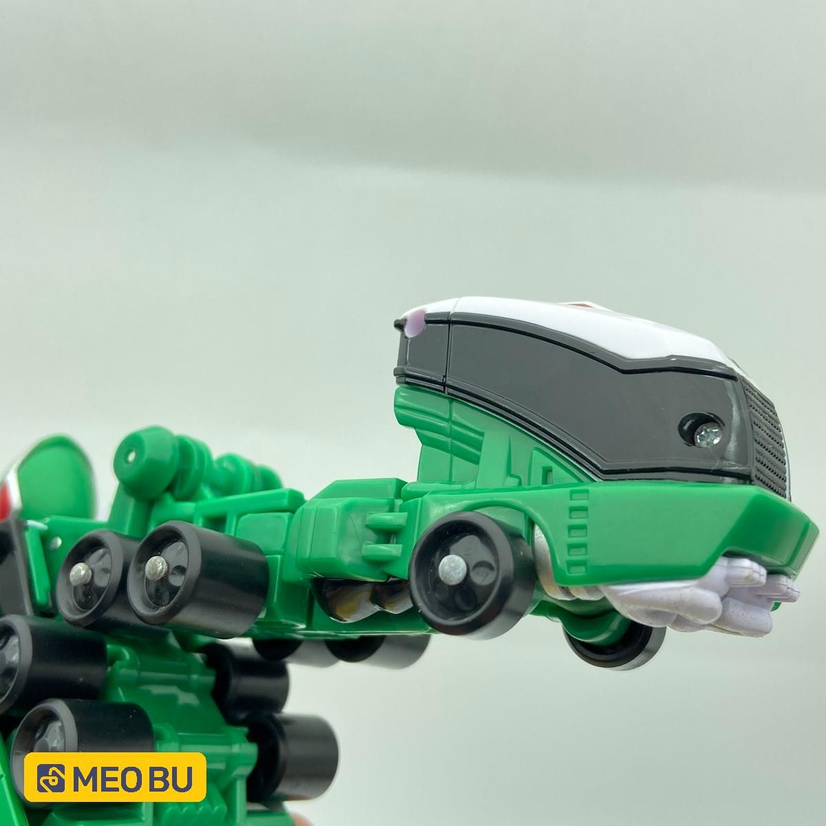 Rô bốt Deka Green - Biến hình từ xe tải