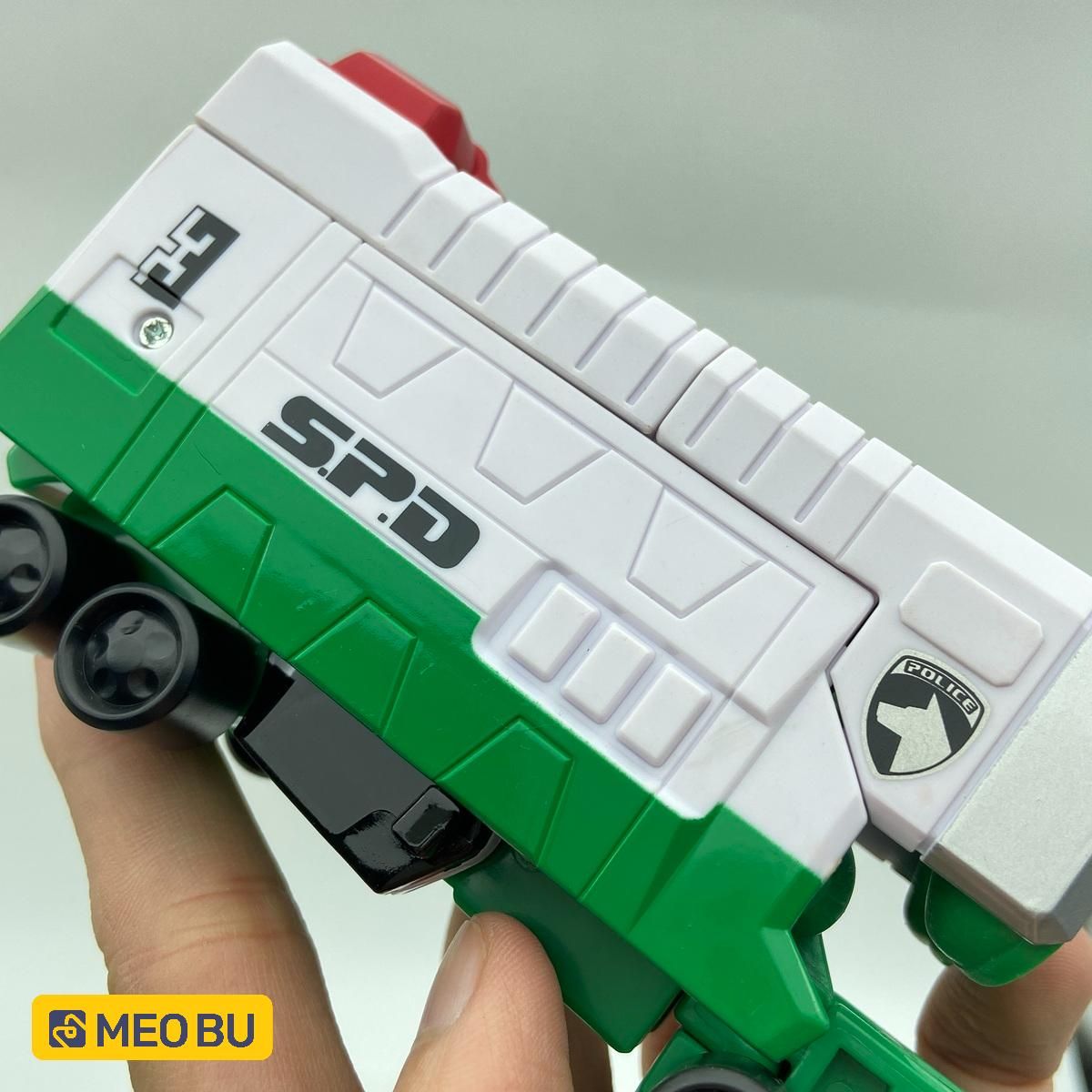 Rô bốt Deka Green - Biến hình từ xe tải