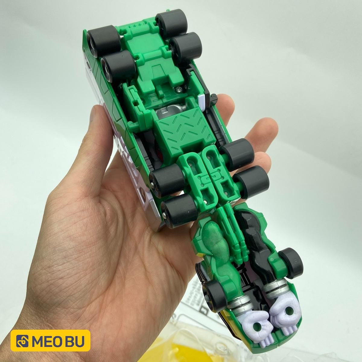 Rô bốt Deka Green - Biến hình từ xe tải