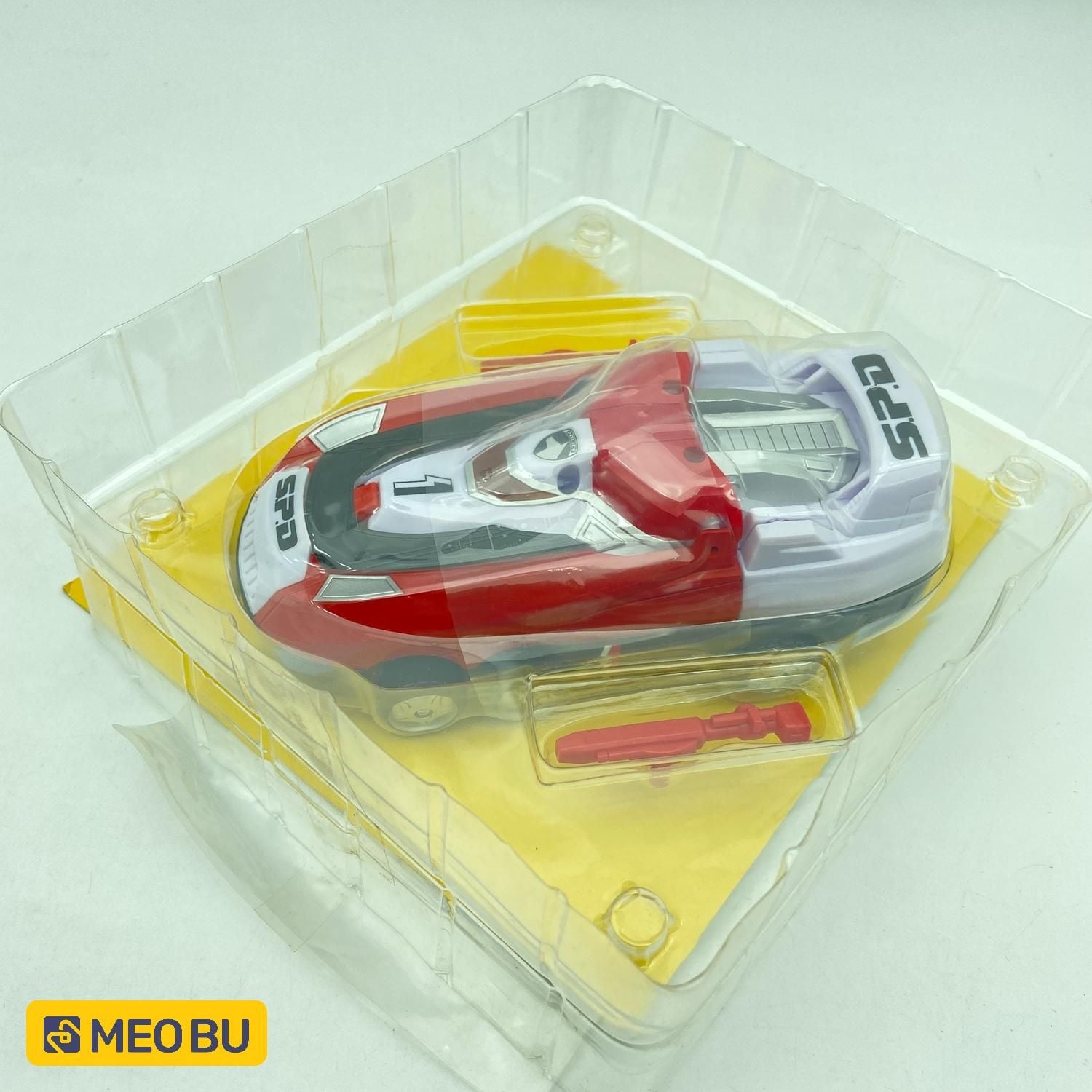 Rô bốt Deka Đỏ - Biến hình từ xe đua