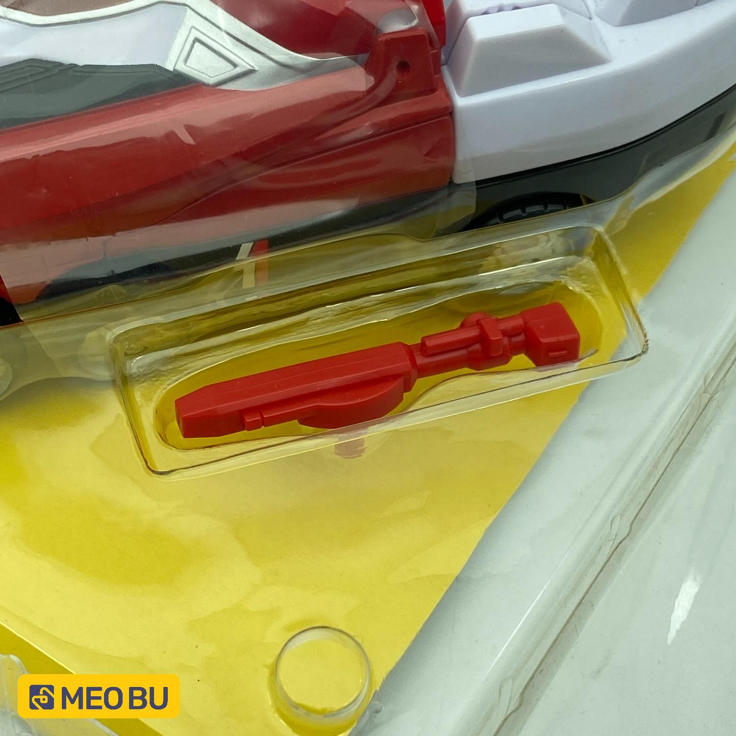 Rô bốt Deka Đỏ - Biến hình từ xe đua