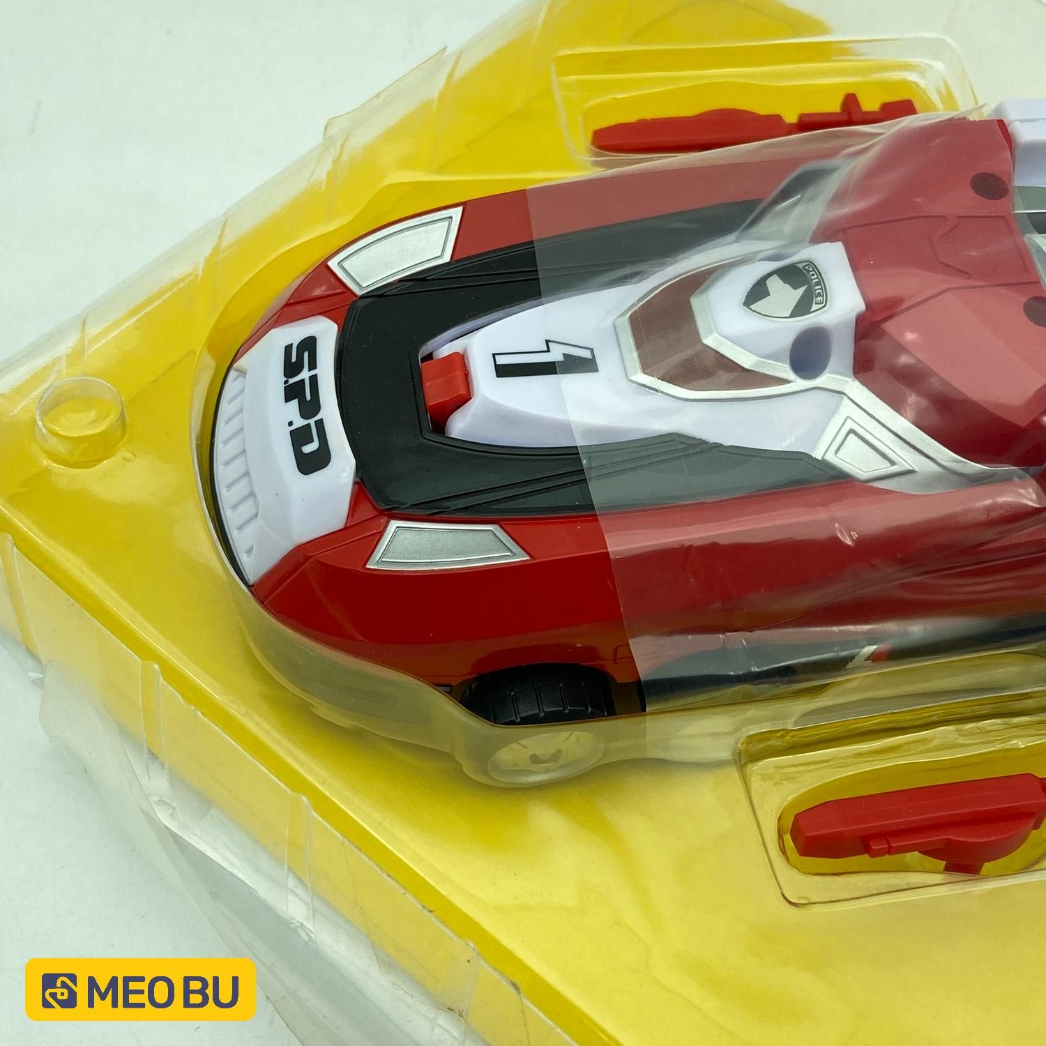 Rô bốt Deka Đỏ - Biến hình từ xe đua