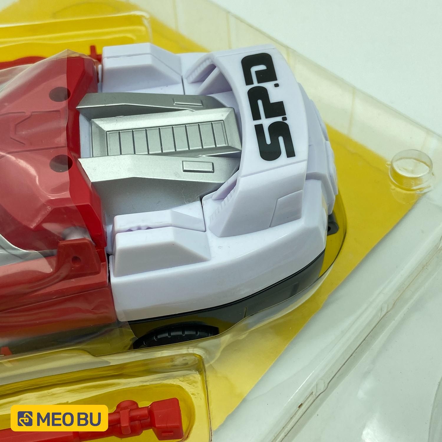 Rô bốt Deka Đỏ - Biến hình từ xe đua