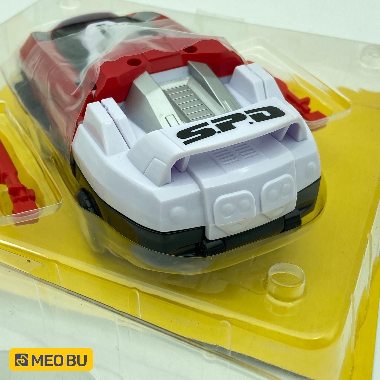 Rô bốt Deka Đỏ - Biến hình từ xe đua