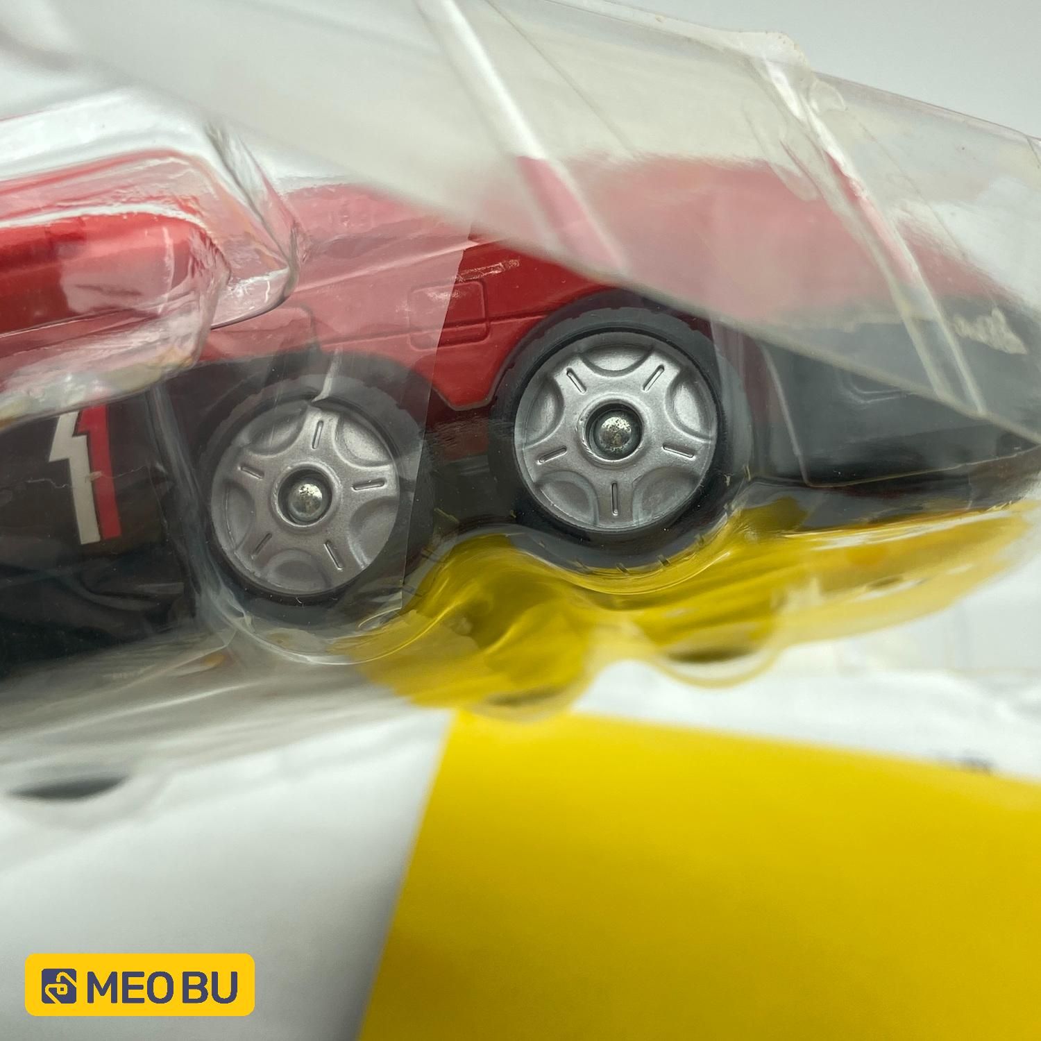 Rô bốt Deka Đỏ - Biến hình từ xe đua