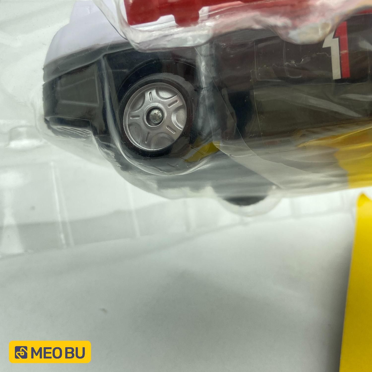 Rô bốt Deka Đỏ - Biến hình từ xe đua