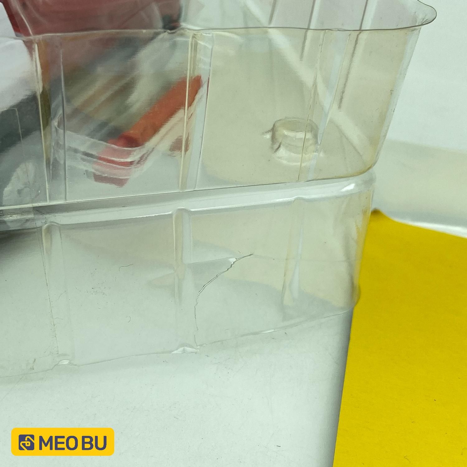 Rô bốt Deka Đỏ - Biến hình từ xe đua