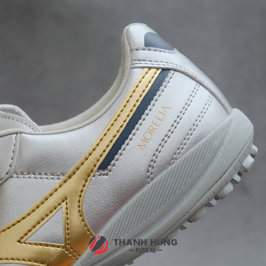 MIZUNO MORELIA SALA PRO TF – Q1GB251304 – BẠC/VÀNG