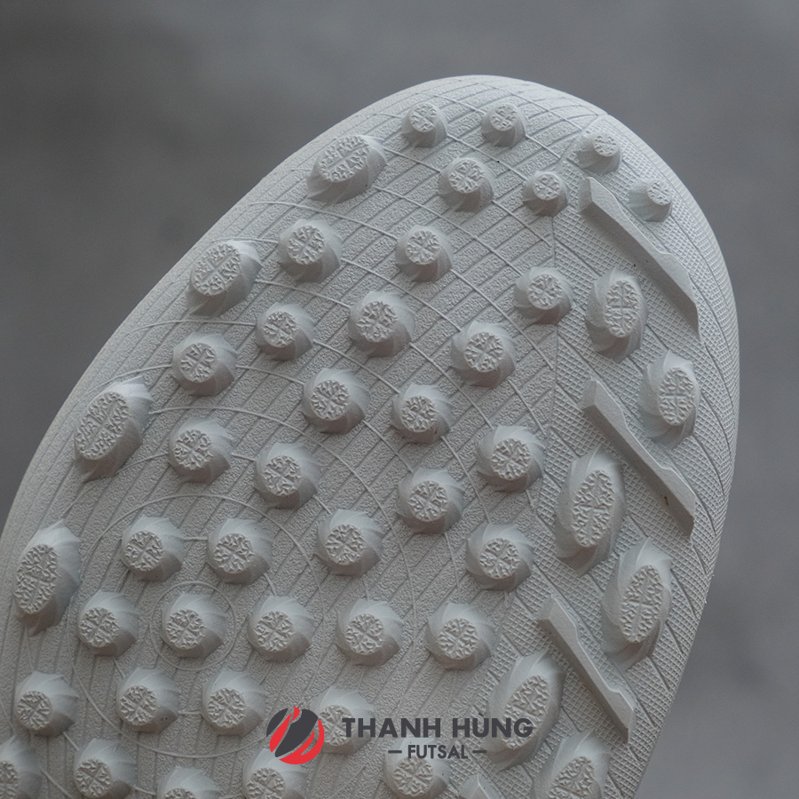 MIZUNO MORELIA SALA PRO TF – Q1GB251304 – BẠC/VÀNG