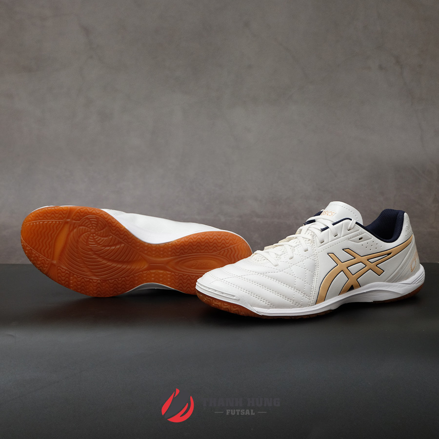 ASICS CALCETTO WD 8 IC - 1113A011-106 - TRẮNG/VÀNG ĐỒNG