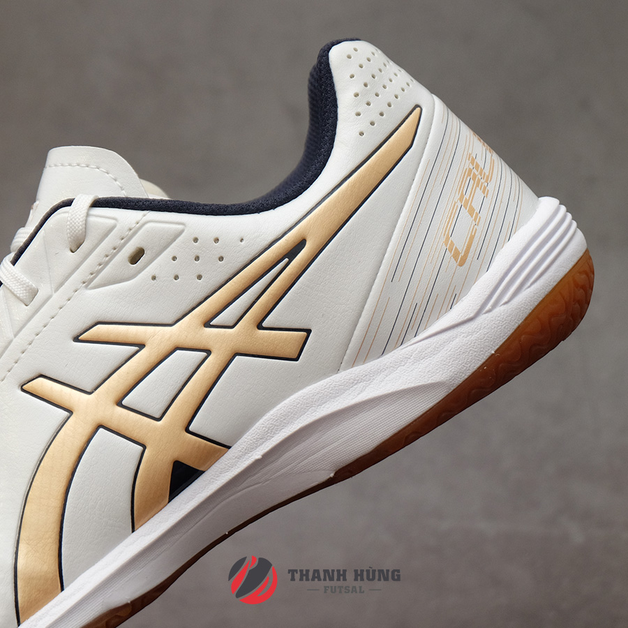 ASICS CALCETTO WD 8 IC - 1113A011-106 - TRẮNG/VÀNG ĐỒNG