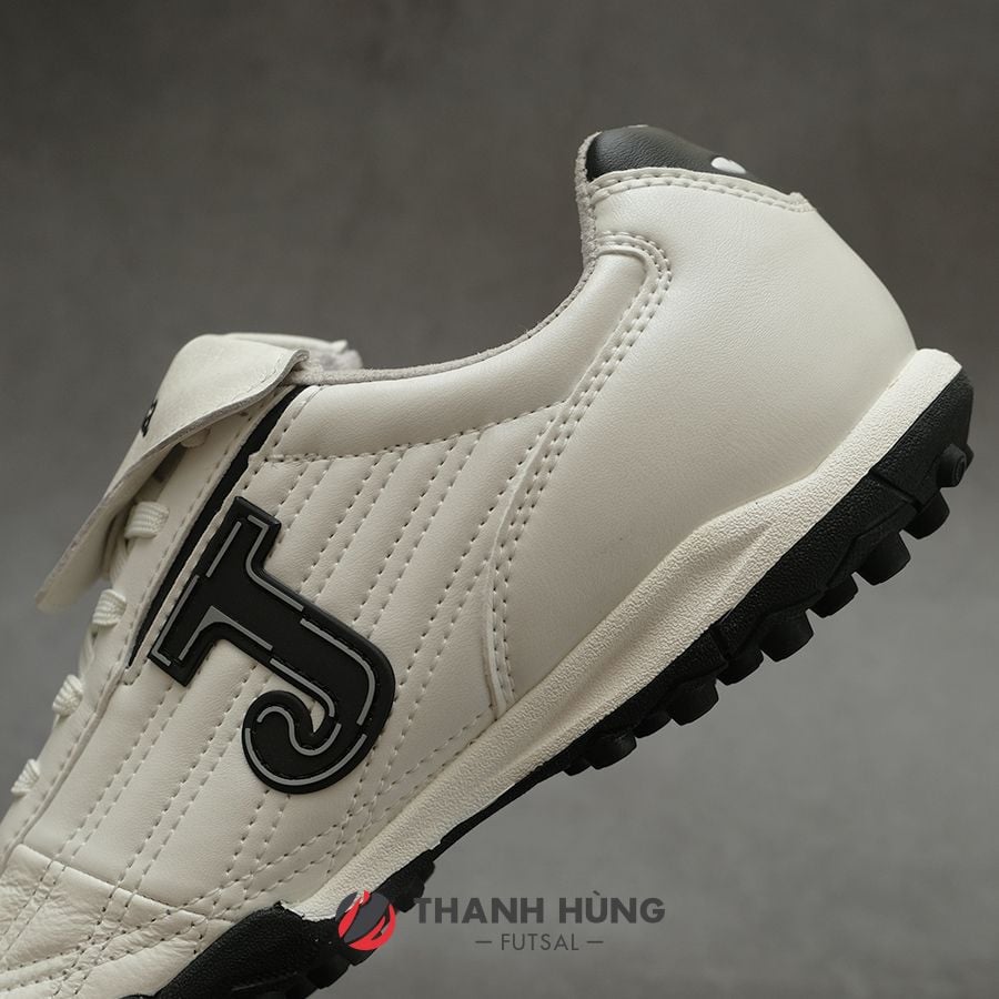 GIÀY ĐÁ BÓNG CỎ NHÂN TẠO JOMA KANGAROO MORIENTES TF 2202 TRẮNG/ĐEN