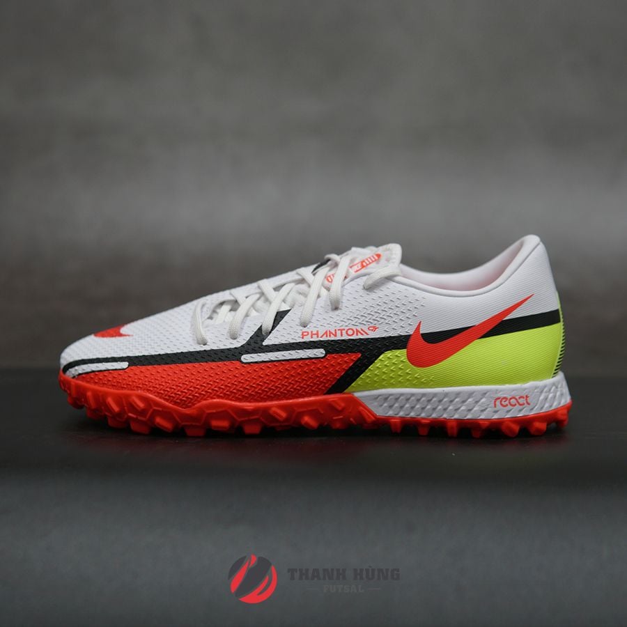 GIÀY SÂN CỎ NHÂN TẠO NIKE REACT PHANTOM GT2 PRO TF - DC0768