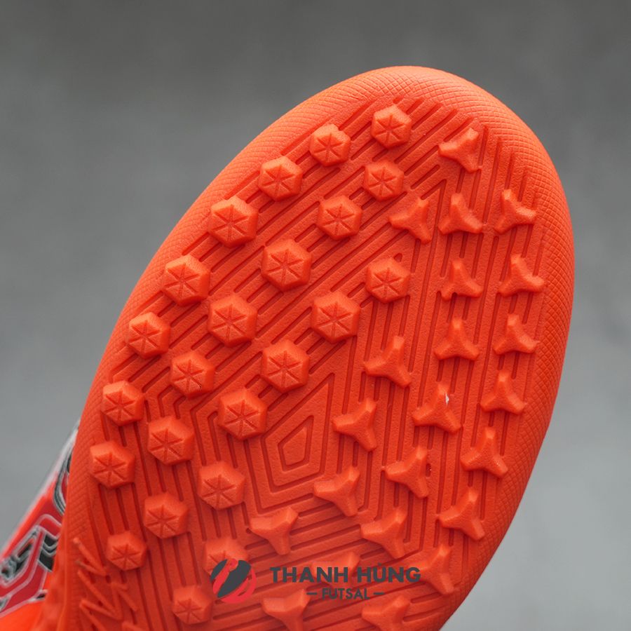 GIÀY ĐÁ BÓNG TRẺ EM ZOCKER KIÊN CƯỜNG TF SNS 007 - CAM/ĐEN