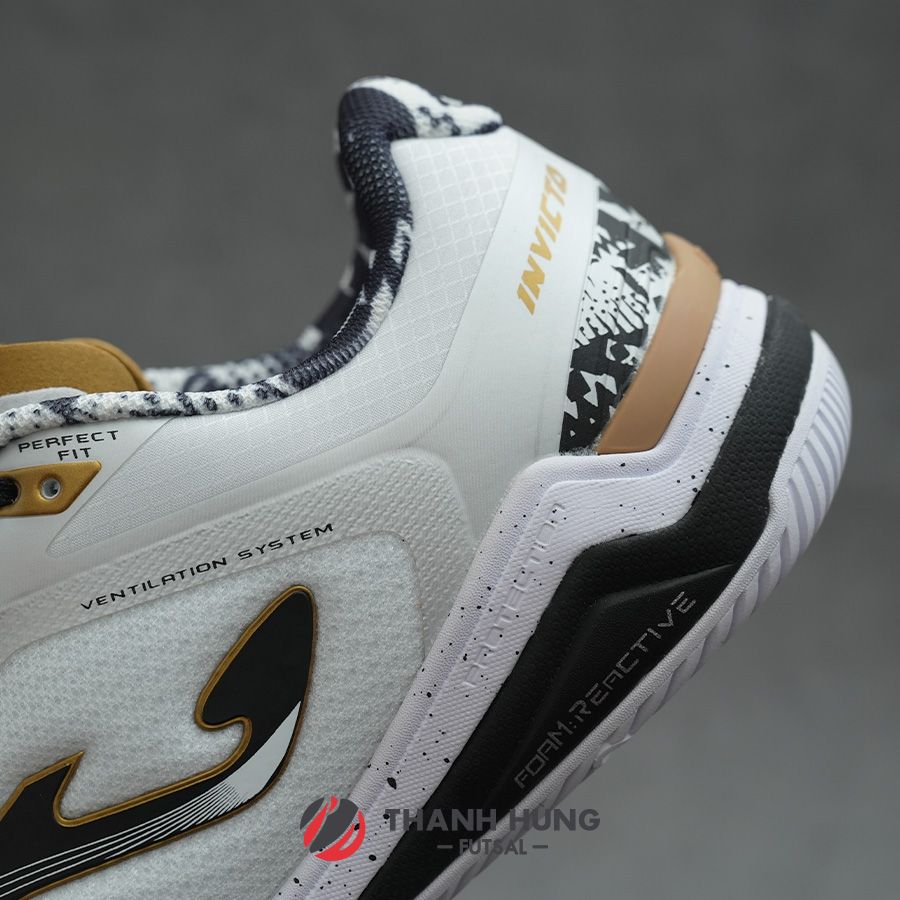 JOMA INVICTO 2432 IN - TRẮNG/ĐEN CHẤM BI