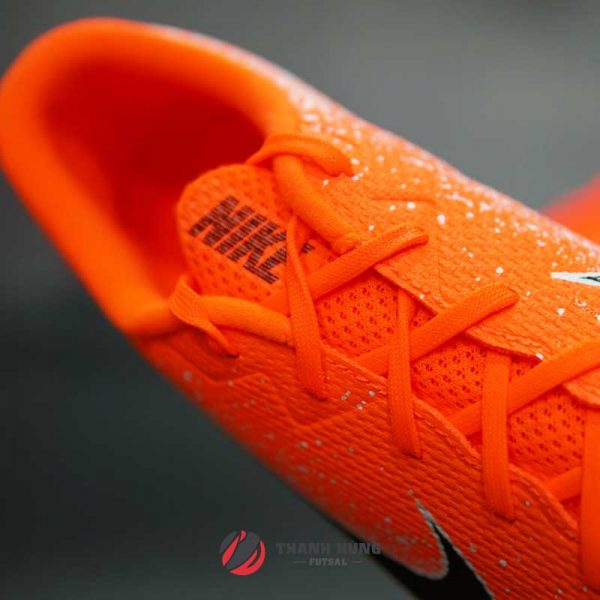 NIKE MERCURIAL VAPOR 12 ACADEMY TF – AH7384-801 – TRẮNG/ CAM