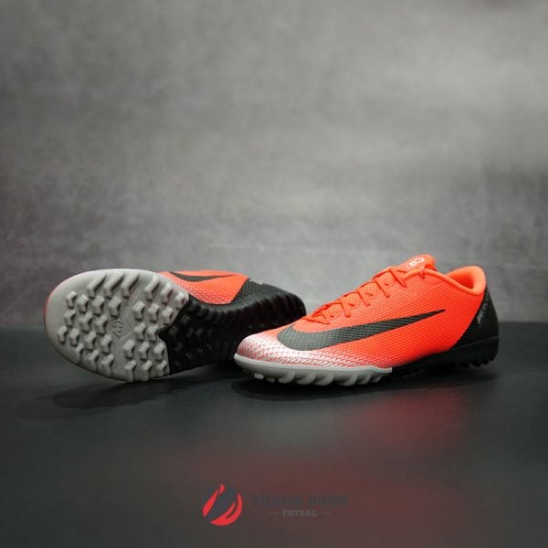 NIKE MERCURIAL VAPOR XII ACADEMY CR7 TF – AJ3732- 600 – ĐỎ/ĐEN