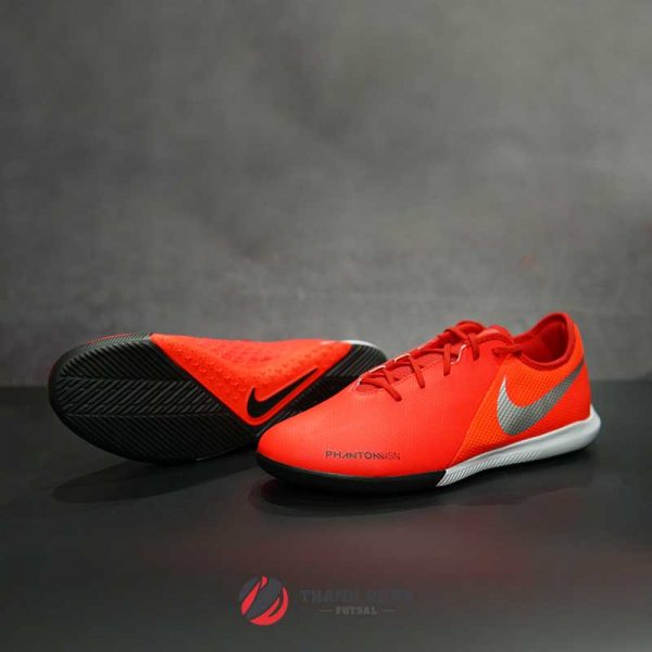 NIKE PHANTOM VISION ACADEMY IC – AO3225-600 – ĐỎ/ BẠC