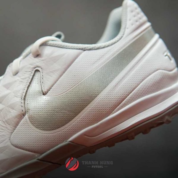 NIKE TIEMPO LEGEND 8 ACADEMY TF – AT6100-100 – TRẮNG/ XÁM