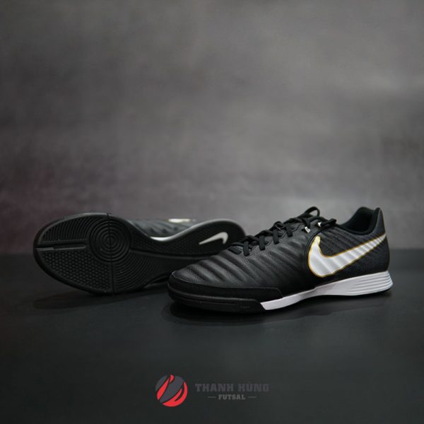 NIKE TIEMPOX LIGERA IV IC – 897765-002 – ĐEN/TRẮNG