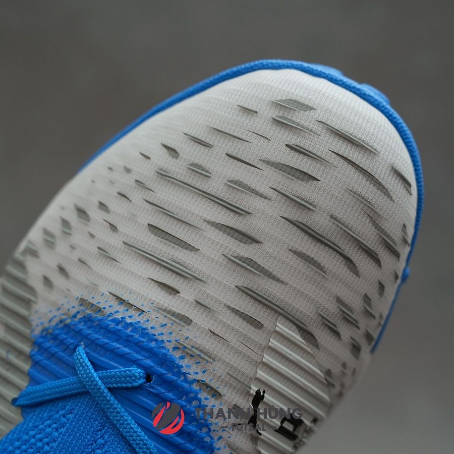 PUMA FUTURE 8 MATCH FOREVER TT - 108425-01 - XANH/TRẮNG