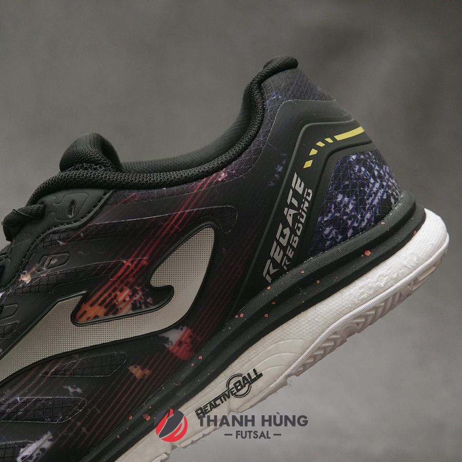 GIÀY ĐÁ BÓNG SÂN FUTSAL JOMA REGATE REBOUND 2301 IN - ĐEN/TRẮNG