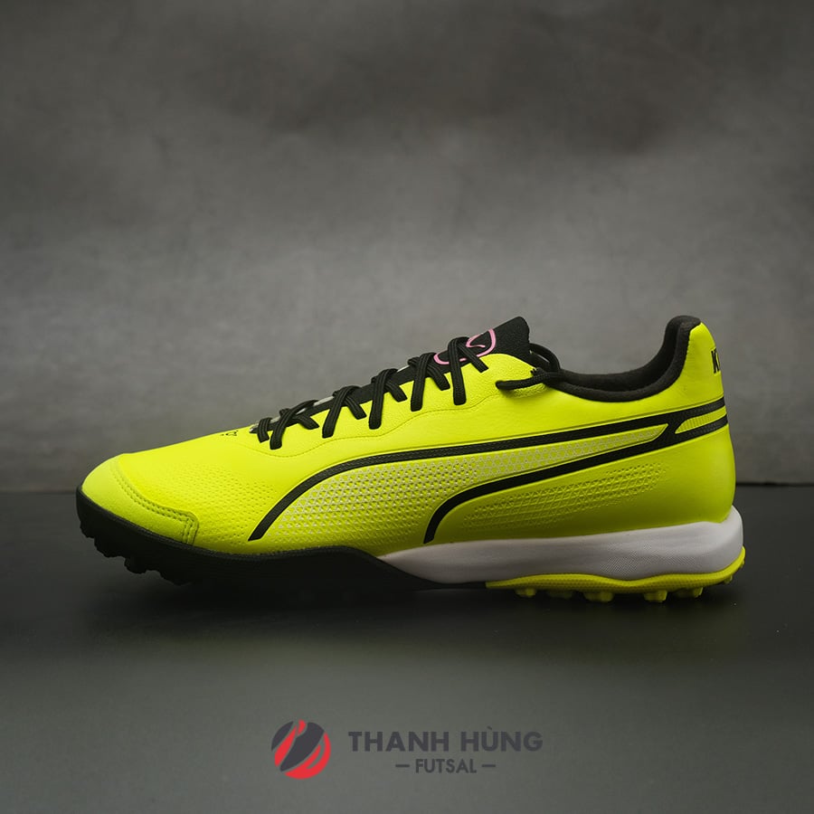 GIAY A BONG SAN C NHAN T O PUMA KING PRO TT 107255 03 VANG EN Giay a banh chinh hang