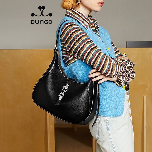  Túi Xách Kẹp Nách Khóa Cài JU173048-01 Đen 