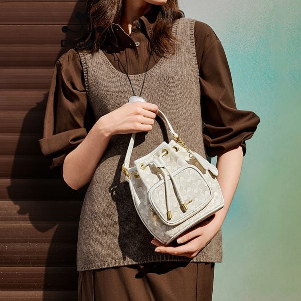  Túi Bucket Charm Ngựa NU1172242-48 Trắng Kem 