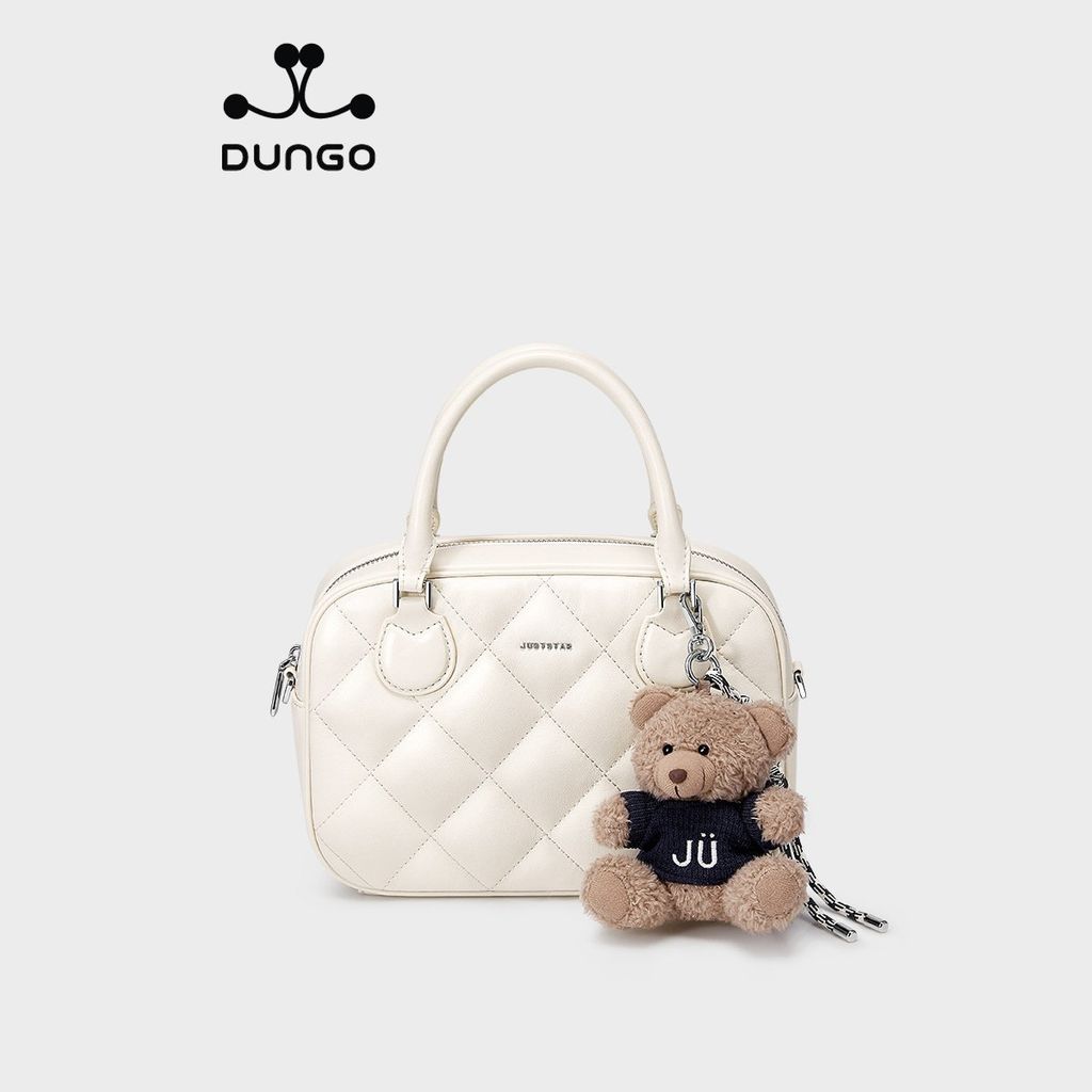 Túi Xách Chần Trám Mềm JU173099-48 Charm Gấu Da Trắng