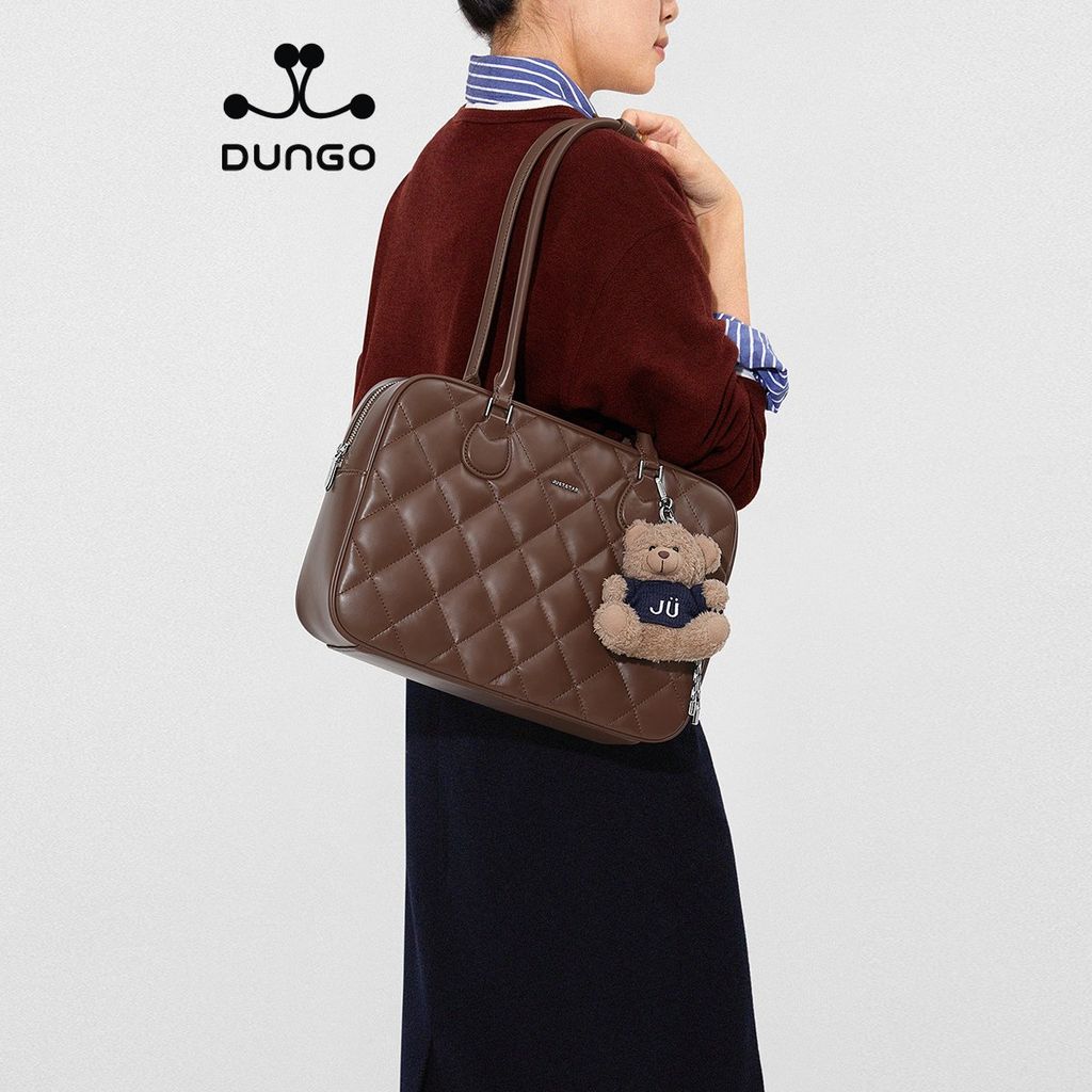 Túi Tote 13inch Da Chần Mềm Charm Gấu JU173100-24 Nâu