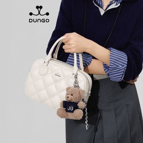  Túi Xách Chần Trám Mềm JU173099-48 Charm Gấu Da Trắng 